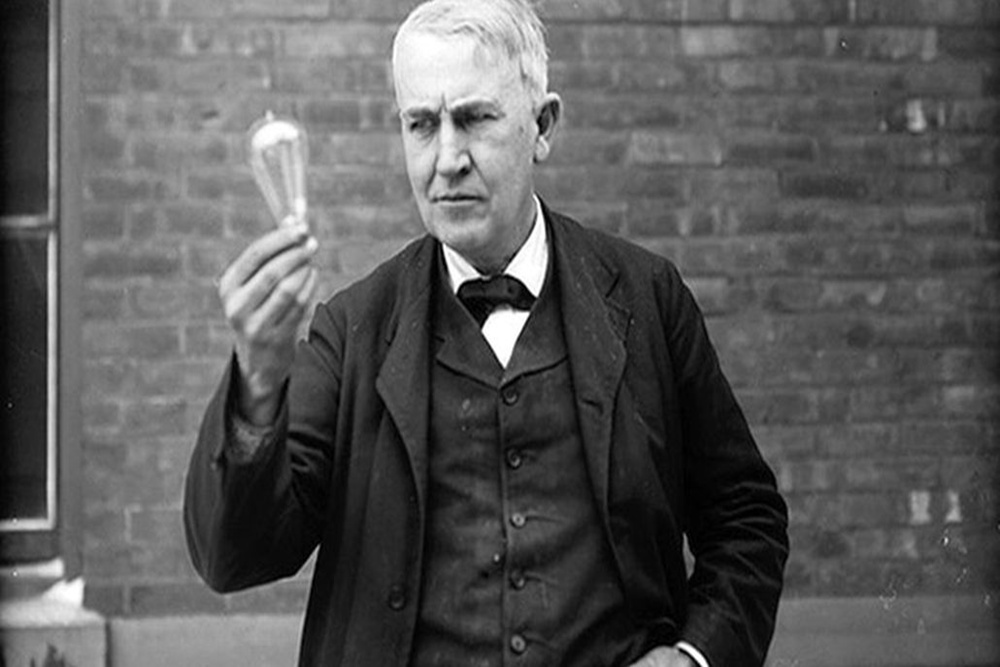 Hari Ini, Kenang 178 Tahun Lahir Thomas Edison Sang Penemu Bohlam