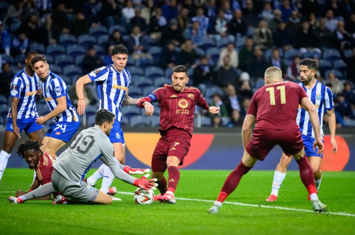 Hasil Playoff 16 Besar Liga Europa: Porto vs AS Roma 1-1