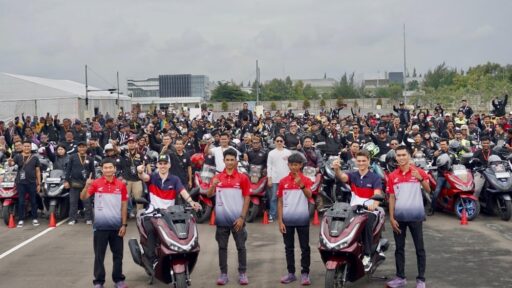 Joan Mir dan Luca Marini Seru Kunjungi Pabrik Honda Cikarang!