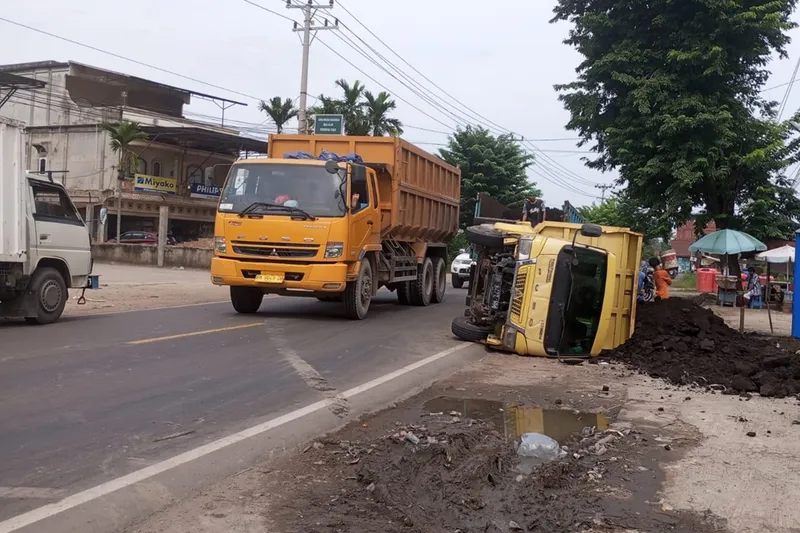 Waspada! Jalan Berlubang di Jambi Ganggu Kenyamanan Mudik