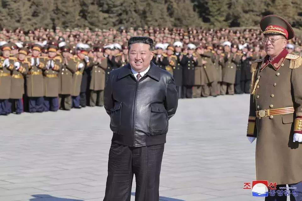 Ziarah ke Makam Ayah, Kim Jong Un Janjikan Kesejahteraan Korea Utara