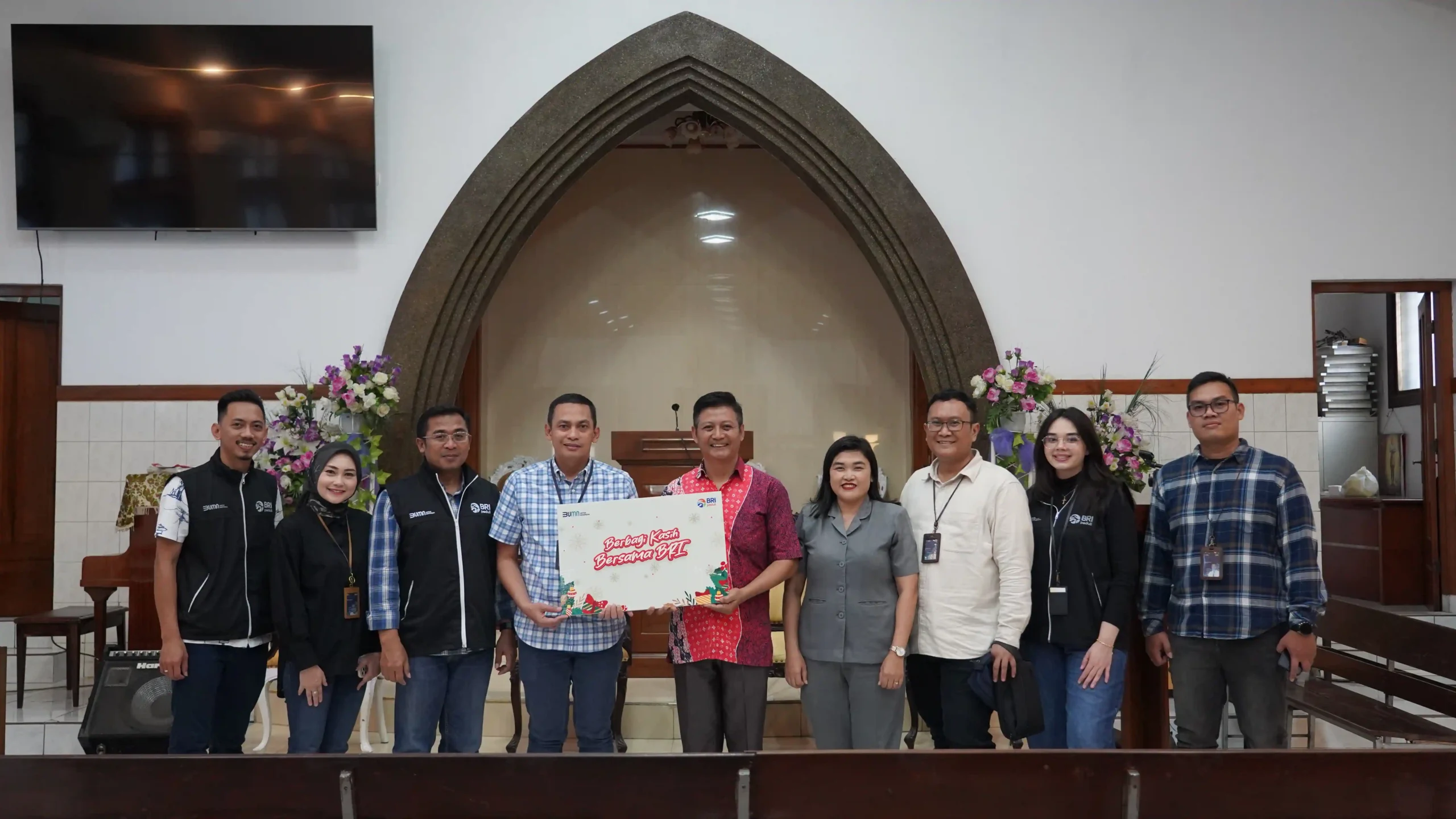 BRI Regional Office Bandung Salurkan Sembako Program 'Berbagi Kasih'