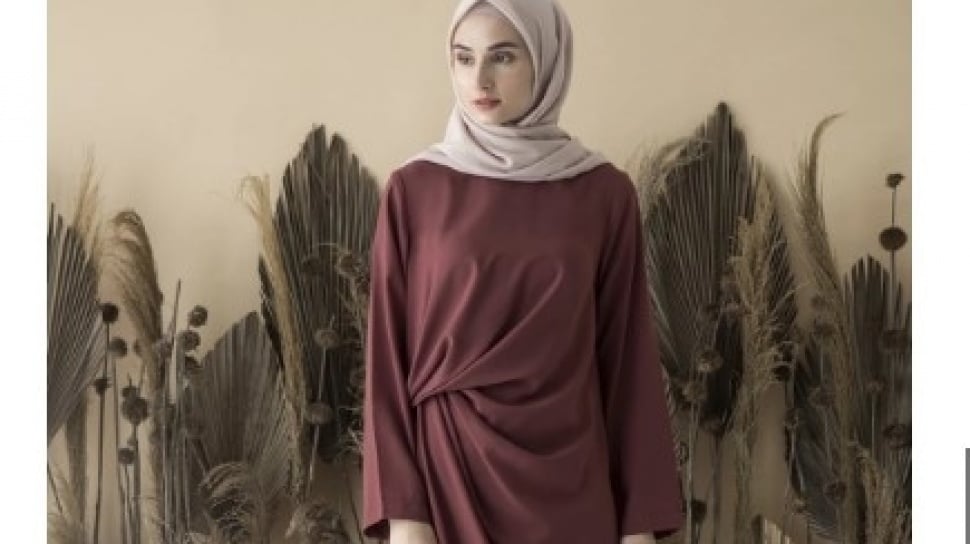 Bakal Jadi Tren! 11 Model Gamis Lebaran 2025 Coklat Mahogany