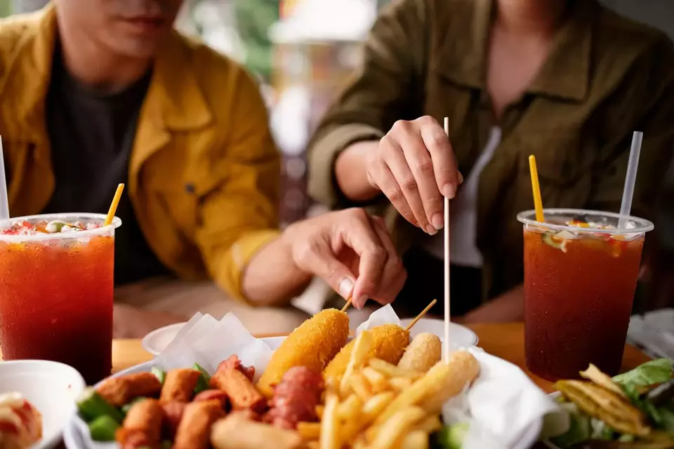 Gemar Makan Gorengan Saat Berbuka? Waspadai 10 Risikonya!