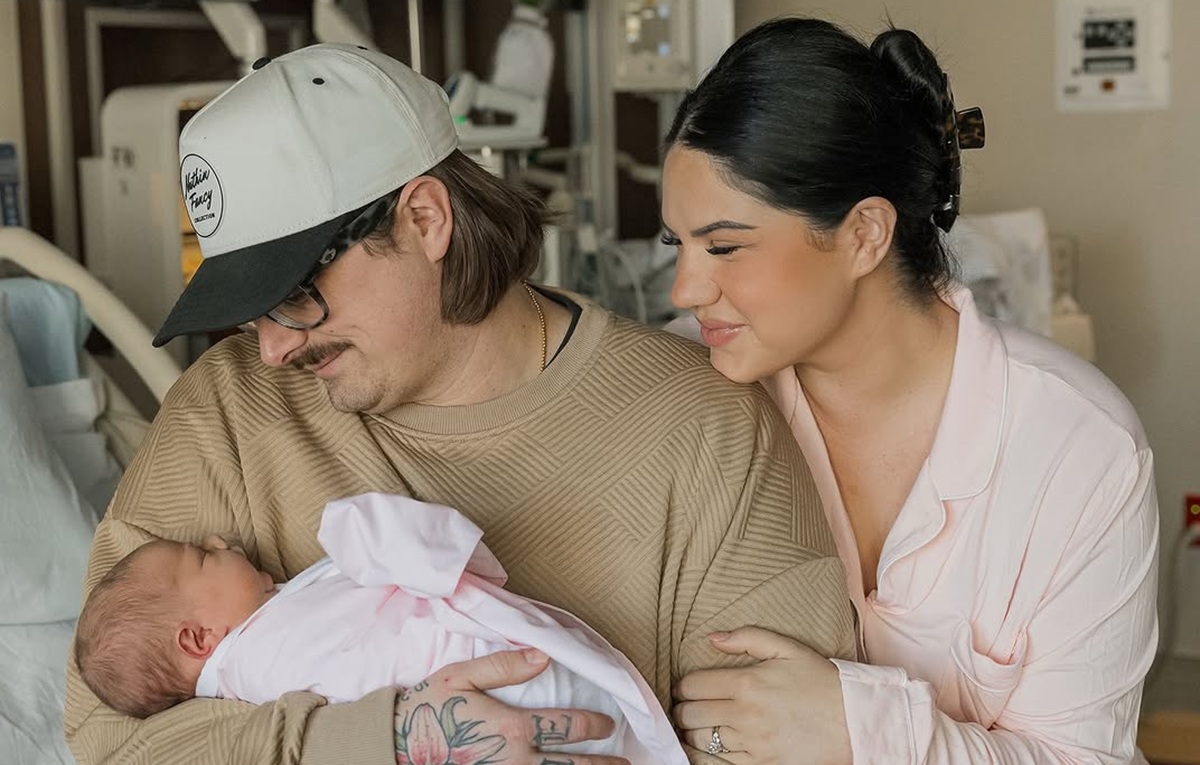 HARDY dan Caleigh Ryan Rayakan Kelahiran Putri Pertama, Rosie!