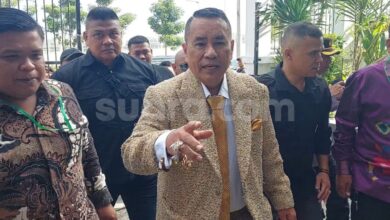 Hotman Paris Samakan Firdaus Oiwobo dengan Ahok: Reaksi Mengejutkan!