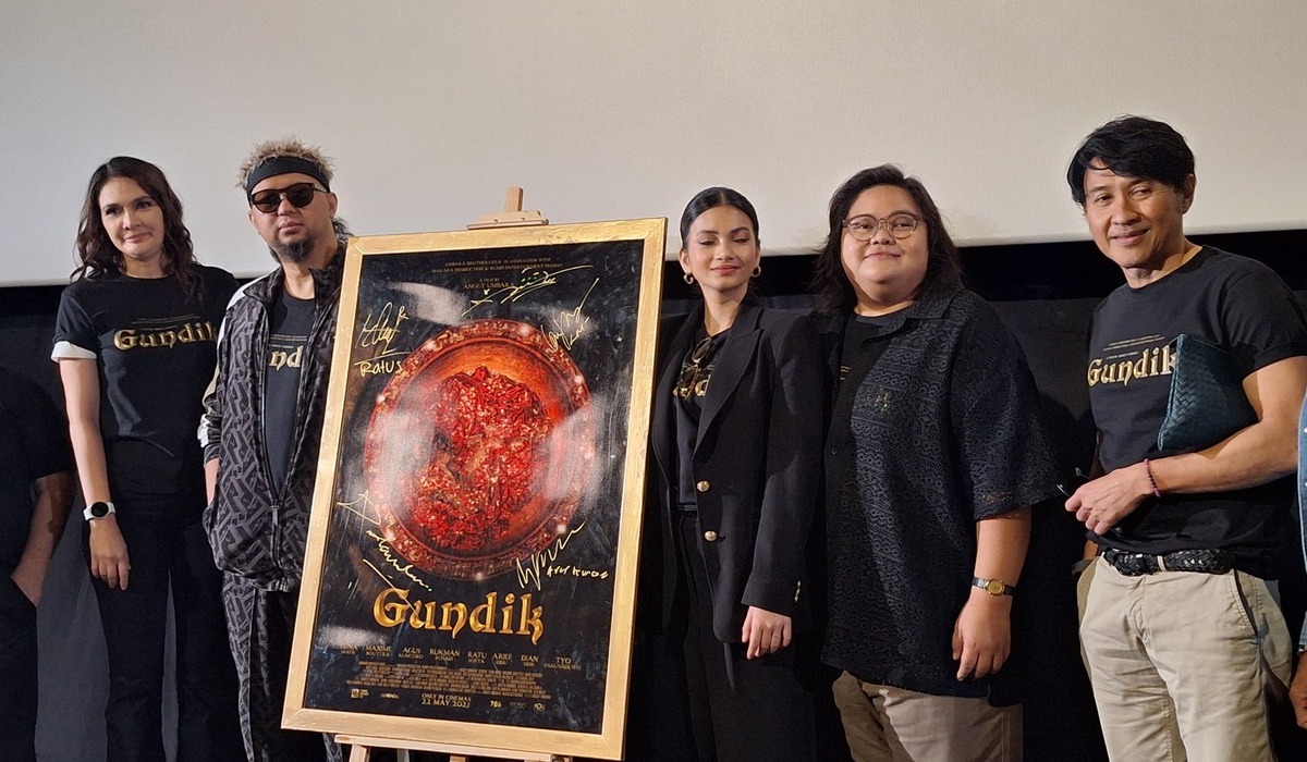 Luna Maya Jadi Simpanan Pejabat Dalam Film 'Gundik': Kisah Kontroversial!