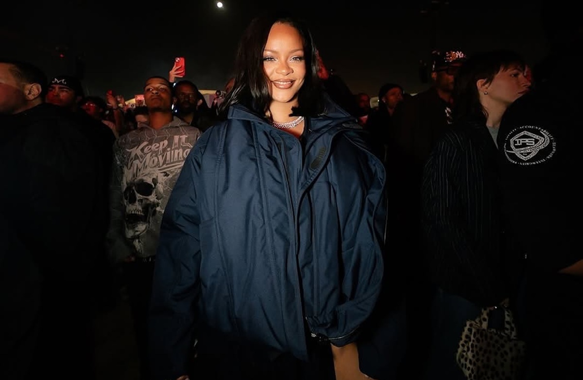 Rihanna Tampil Berani di Rolling Loud: Rok Transparan Mendukung AAP Rocky!