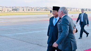 Momen Emosional: Raja Abdullah II Peluk Prabowo di Yordania
