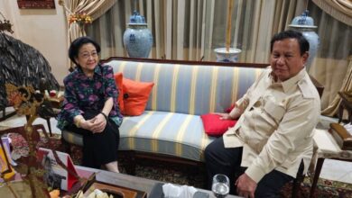 Prabowo Temui Megawati Diam-Diam, Pengamat: Solo Mungkin Tak Happy!