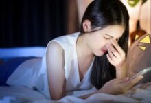 5 Cara Ampuh Hindari Bahaya Radiasi Ponsel dan Sinar Biru!