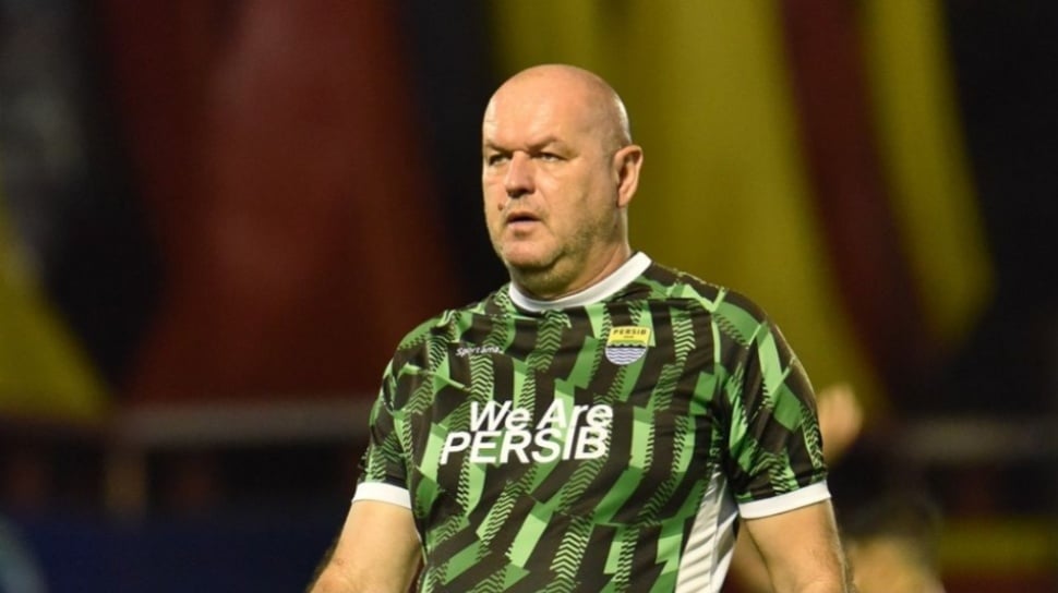 Bojan Hodak: Targetkan Persib Juara di Kandang Malut United!