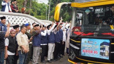 Bupati Garut Lepas 435 Jemaah Haji Kloter 05 Gelombang Pertama