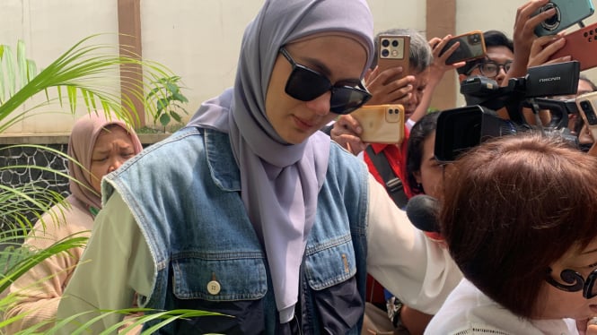 Curhat ke Komnas Perempuan, Paula Verhoeven Terpuruk Usai Cerai