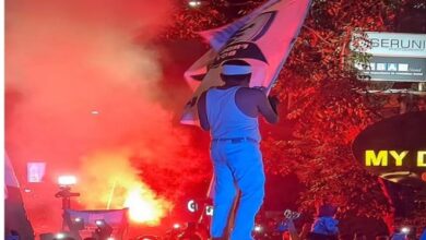 Dedi Mulyadi Naik Atap Mobil, Singletan saat Konvoi Persib Juara!