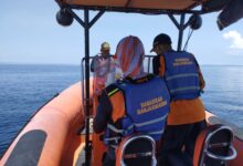 Diduga Pelaku Pencurian, Penumpang DLN Nusantara Terjun ke Laut!